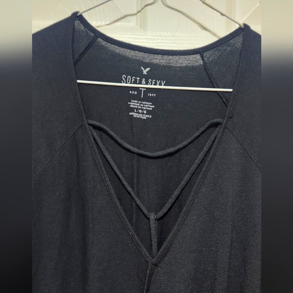 Triangle T-Neck Blouse - Picture 2 of 3